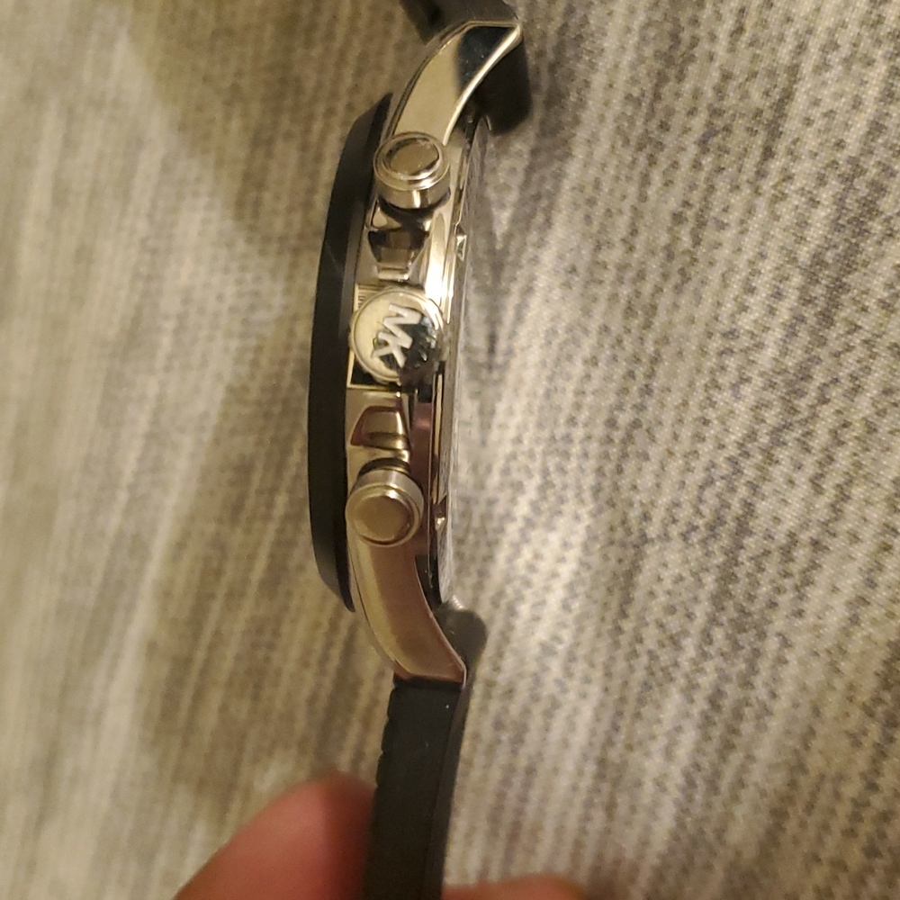 Michael Kors watch ⌚️ - Picture 3 of 4